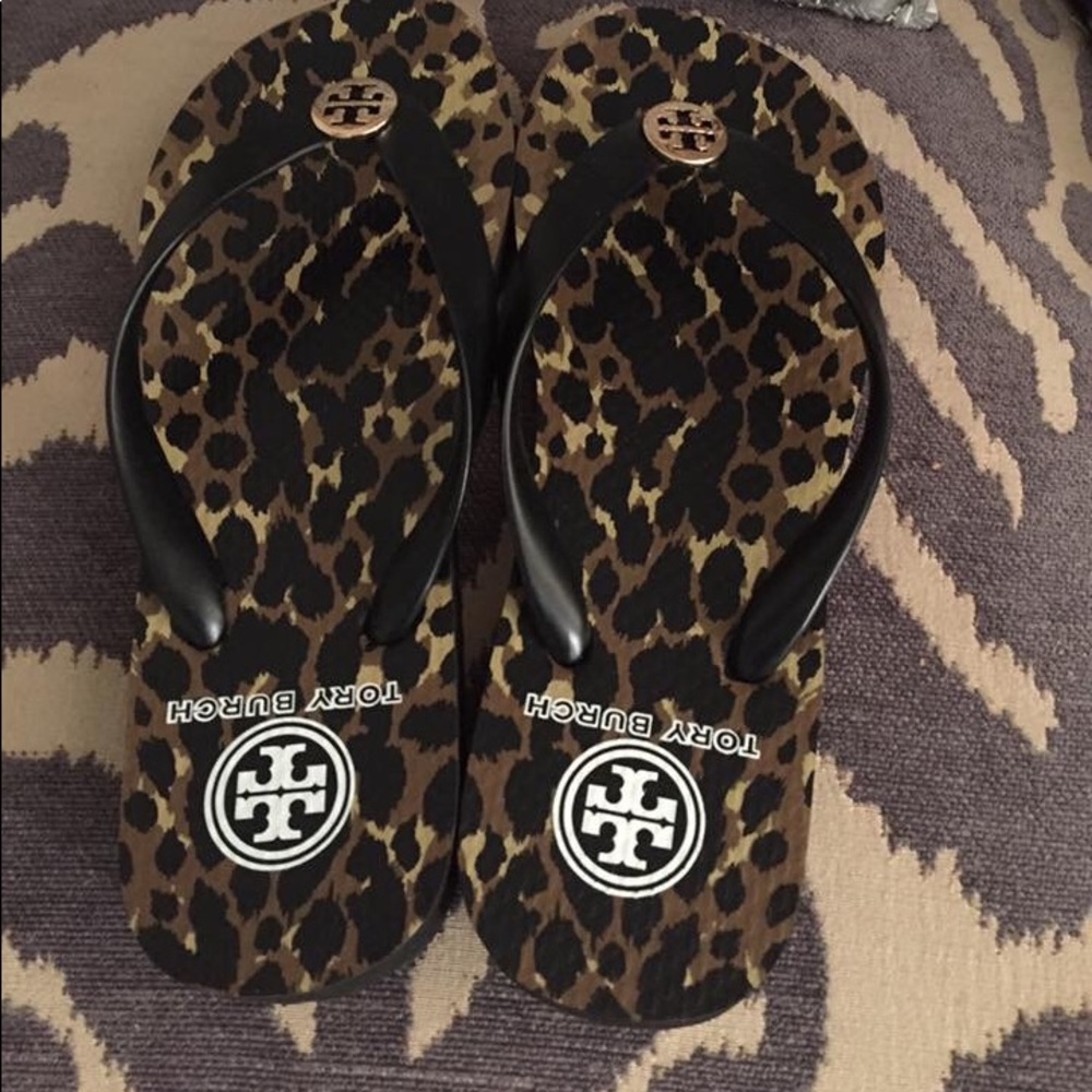 Authentic Tory Burch Leopard Flip Flops NEW size 6